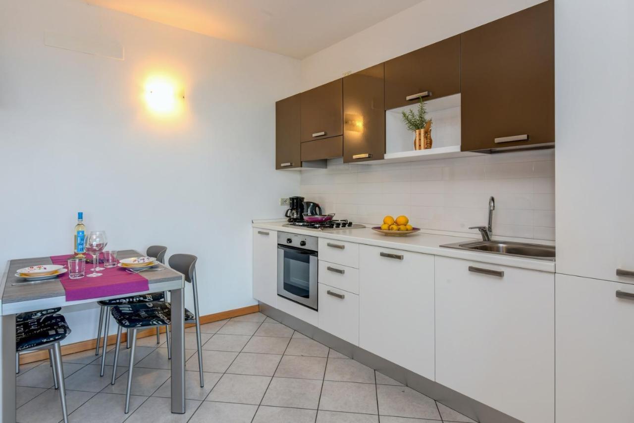 6 Happiness Apartment Toscolano Maderno Exterior photo