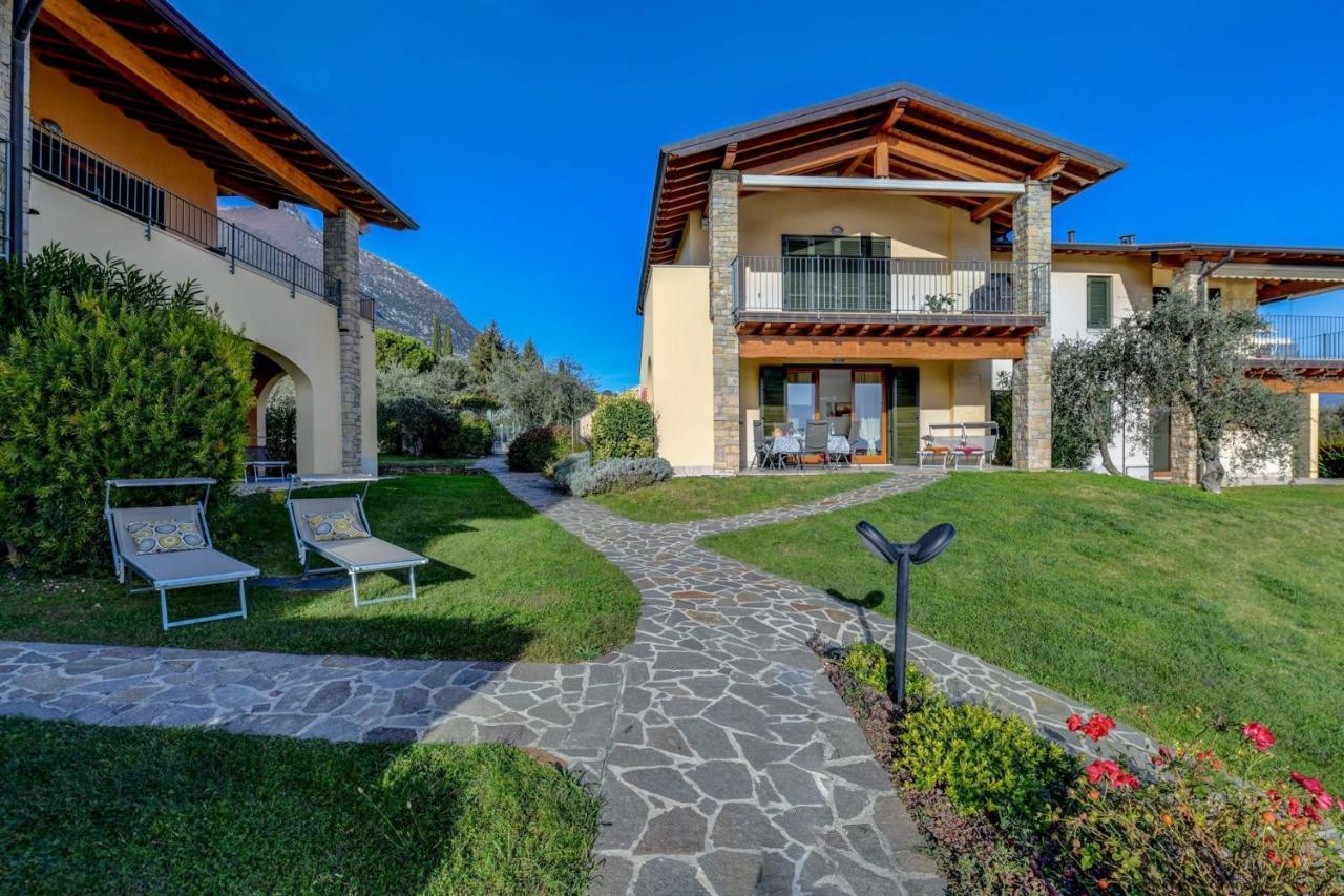 6 Happiness Apartment Toscolano Maderno Exterior photo