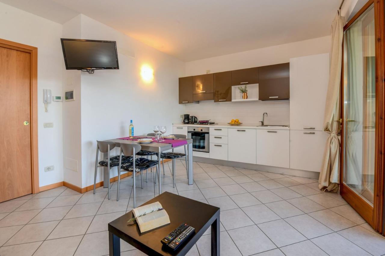 6 Happiness Apartment Toscolano Maderno Exterior photo