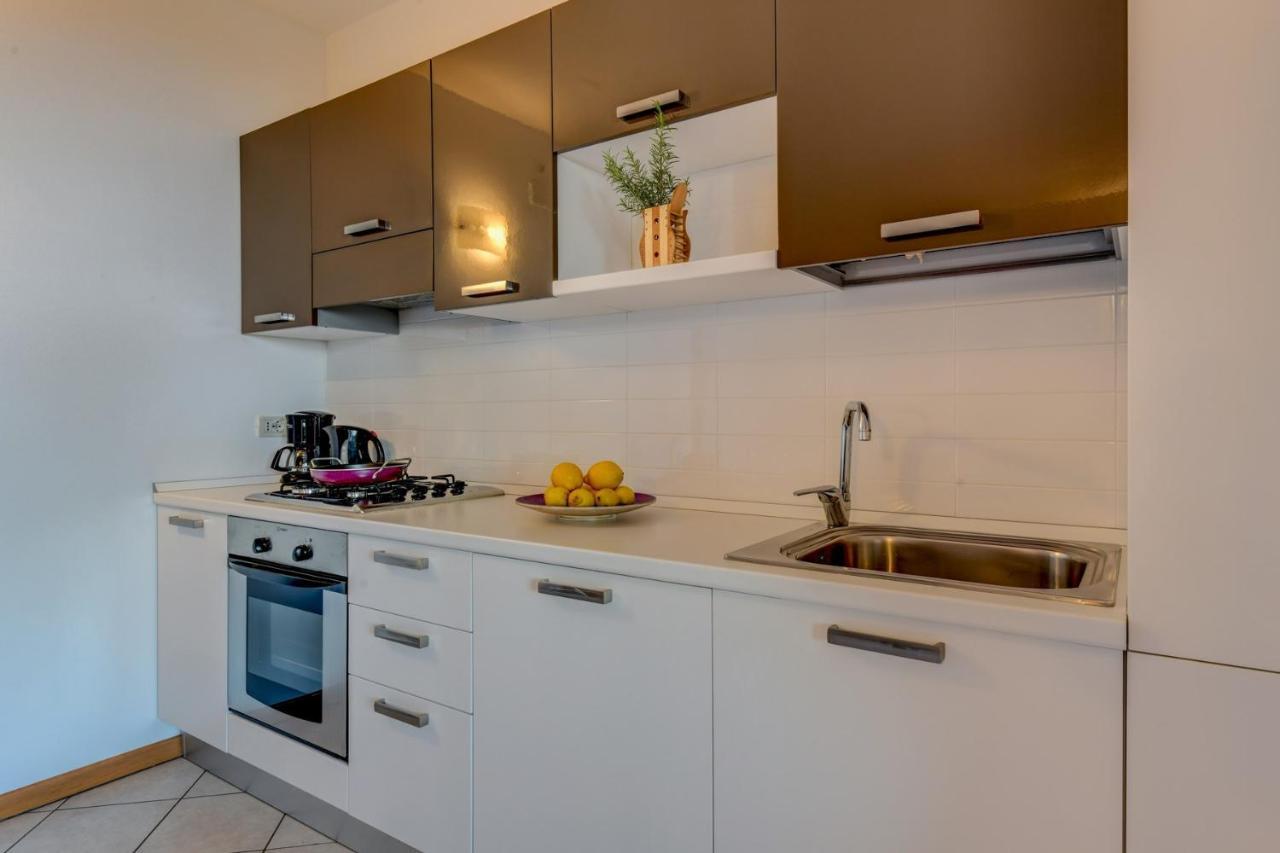 6 Happiness Apartment Toscolano Maderno Exterior photo