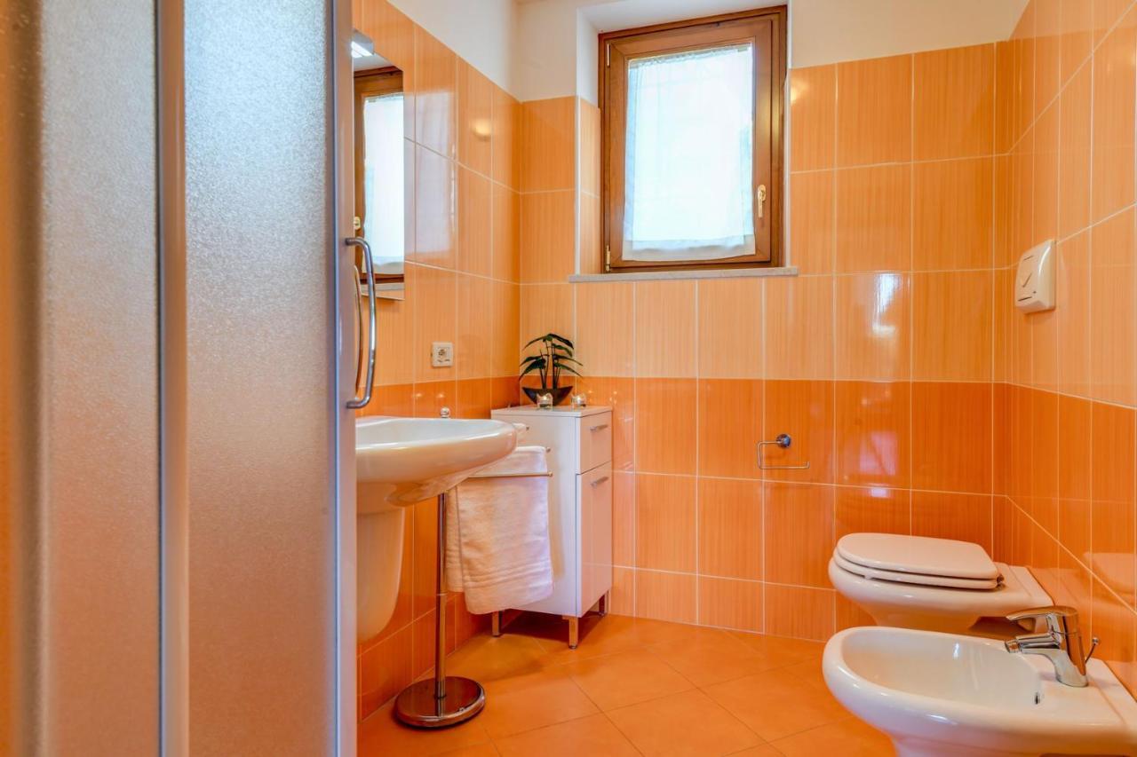 6 Happiness Apartment Toscolano Maderno Exterior photo